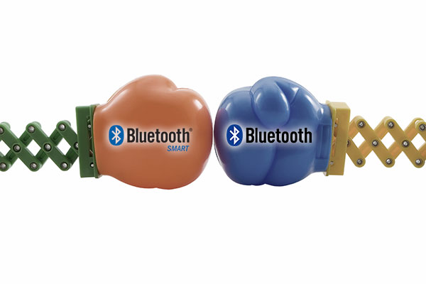 Bluetooth SMART 与 Bluetooth 拳击手套造型对比示意