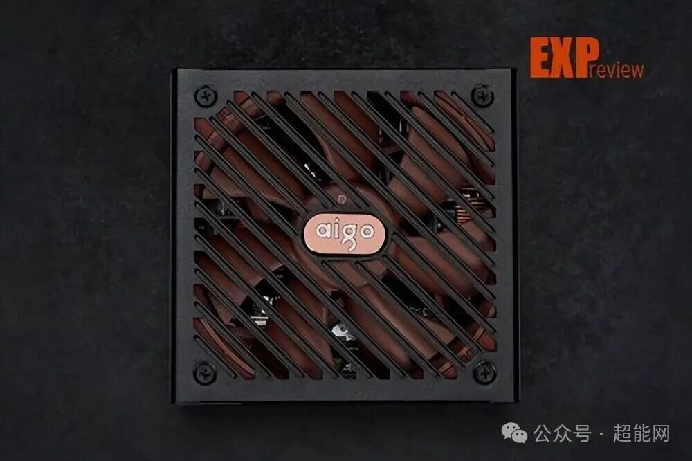 aigo标志特写及产品侧身认证标识