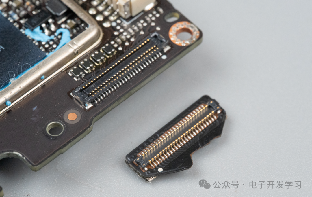 飞控板排线座与FPC连接器