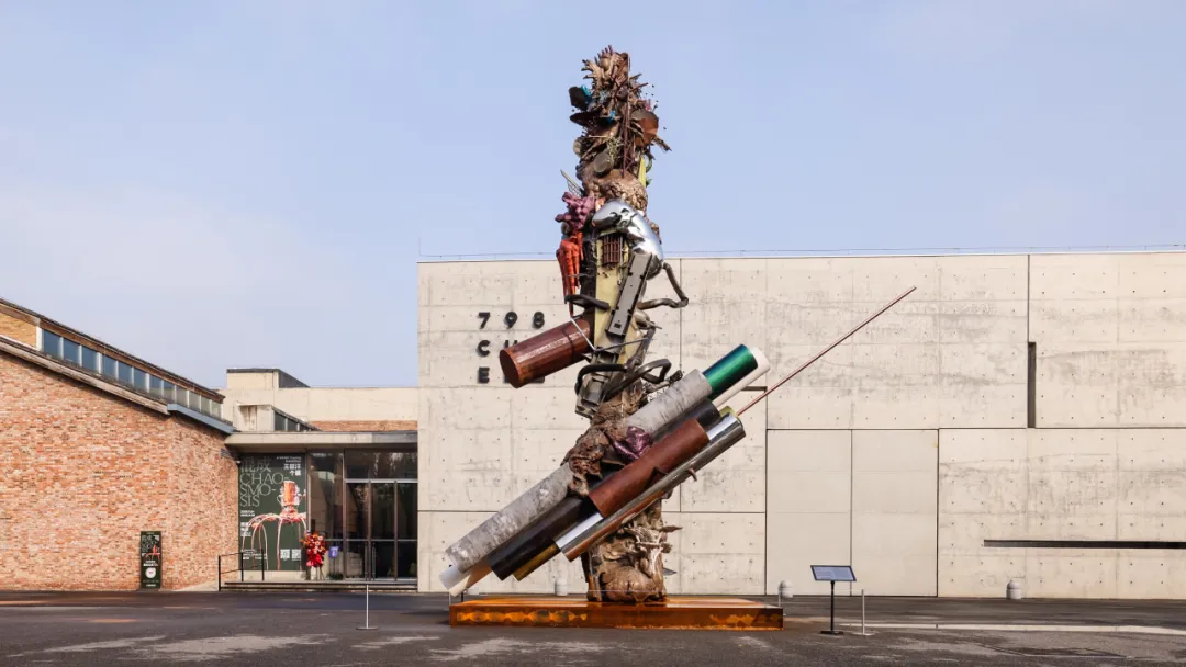 王郁洋大型装置《共生-出路》