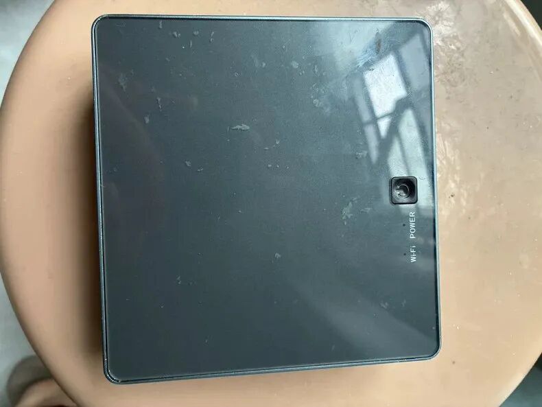闲鱼i7-8550U迷你小主机顶盖外观