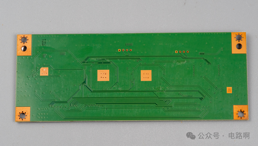 逻辑板背面非常干净