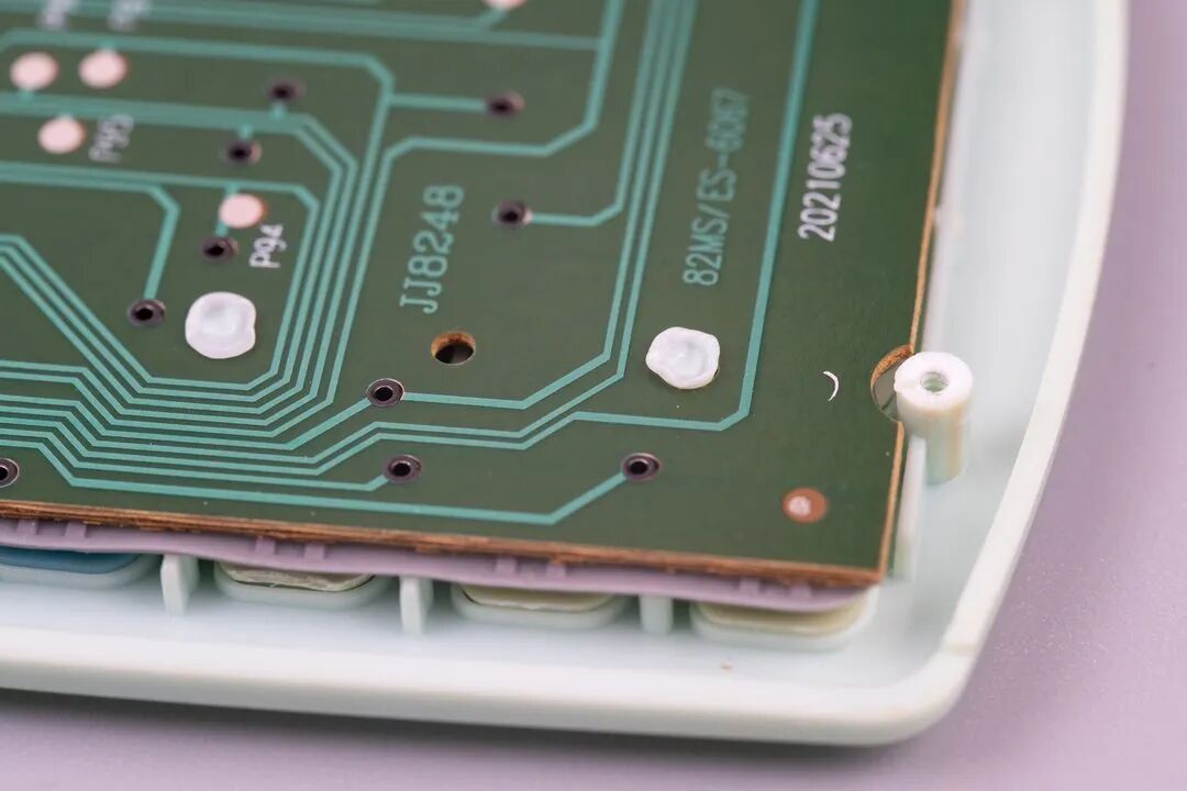 PCB板边型号与按键结构