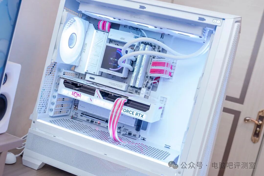 整机内部点亮全景图