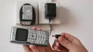 怀旧的万能充与手机