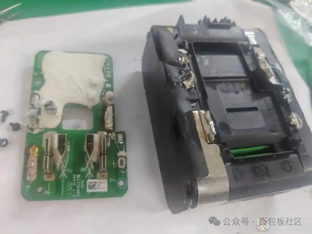 分离电池组与 BMS 板