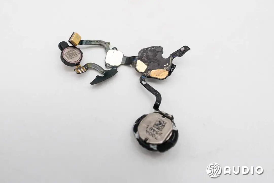 耳机内部排线另一面电路