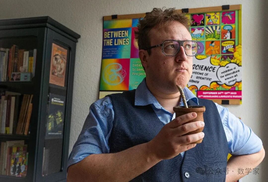 德米安·戈斯喝马黛茶