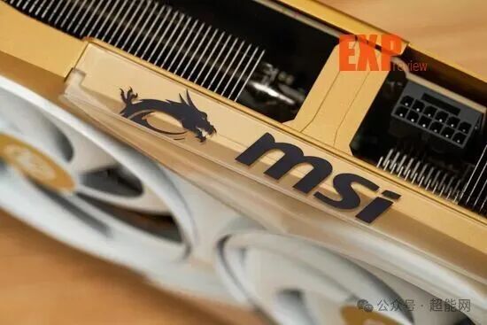 微星RTX 5070圣光OC显卡正面外观