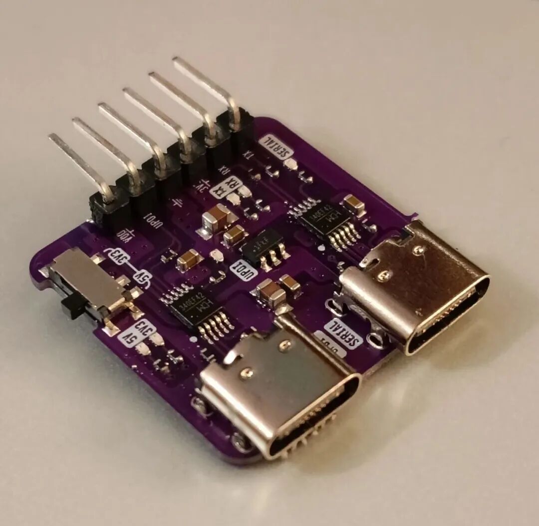 AngstromIO开发板实物图,带有LED和按钮