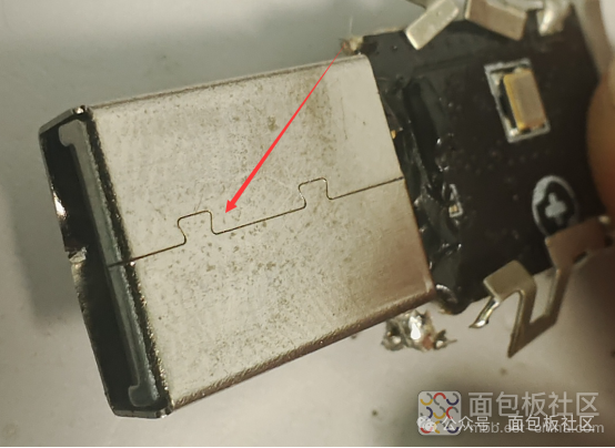 USB接口金属外壳特写