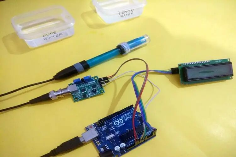 组装好的Arduino pH计装置