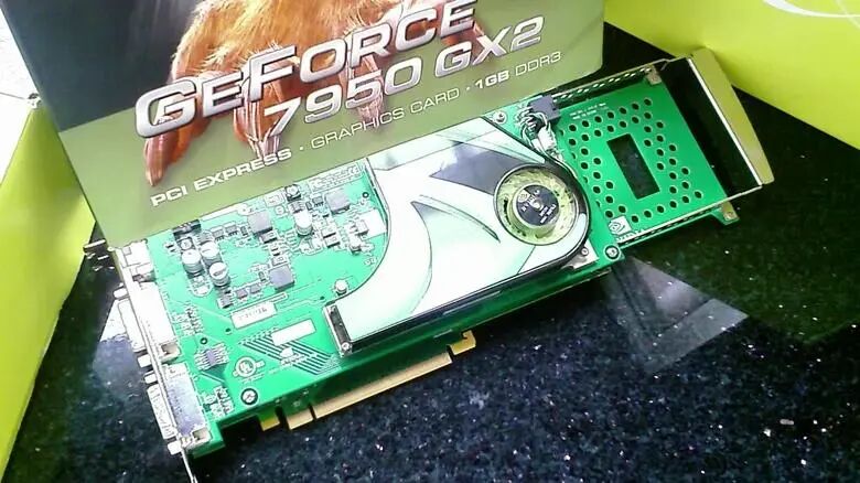 GeForce 7950 GX2显卡及包装盒