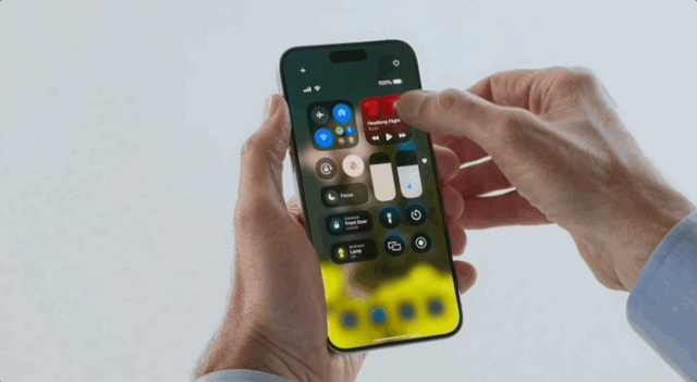 iOS 控制中心中的 Siri 选项