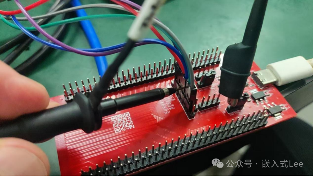 示波器测量CH347F输出的JTAG TCK时钟信号（30MHz）