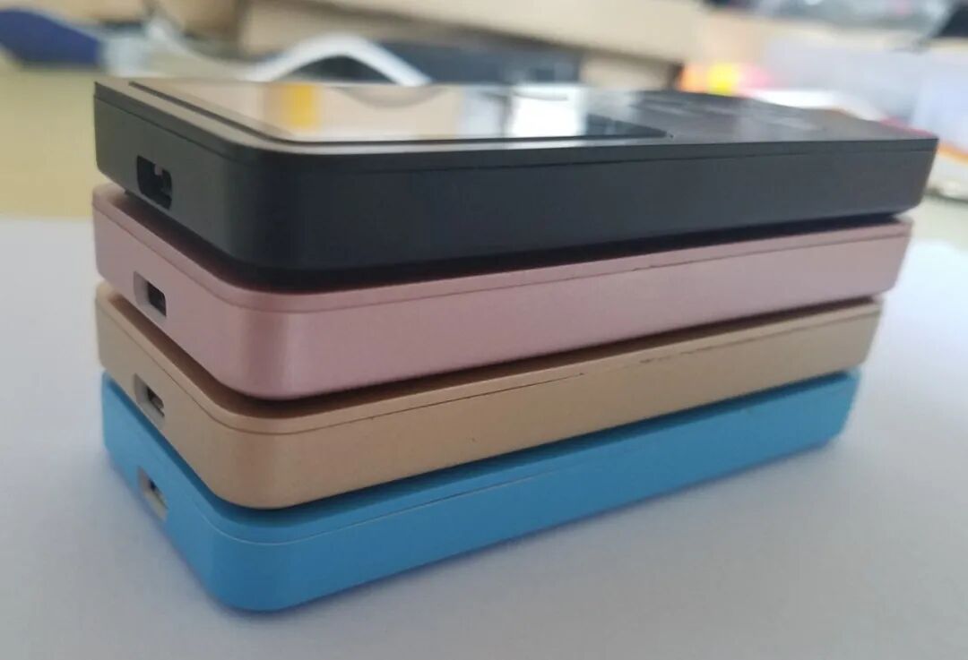 四色脱机下载器实物叠放图
