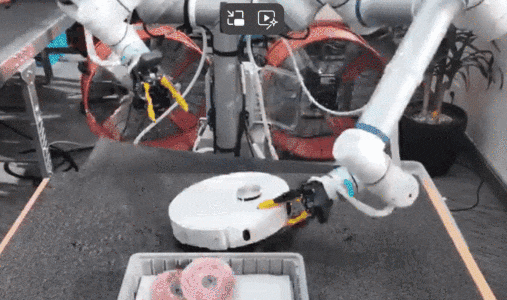 双机械臂拆解扫地机器人