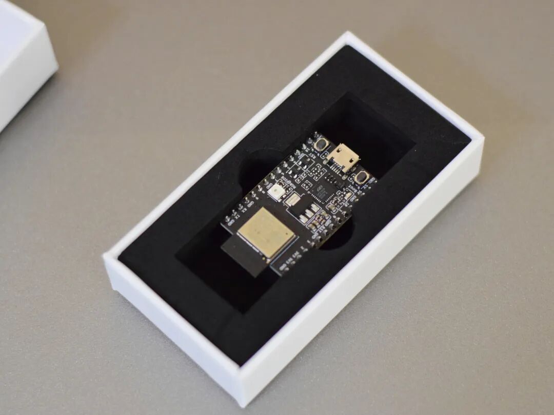 ESP32-C3-DevKitM-1开发板实物图