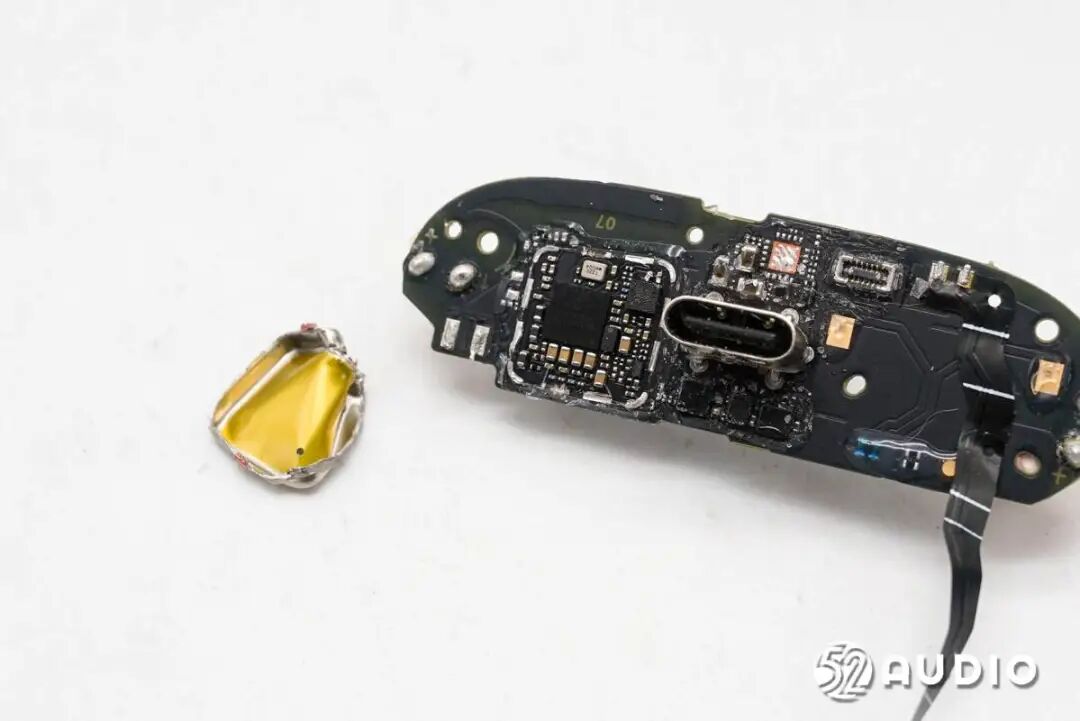 取下主板上的屏蔽罩