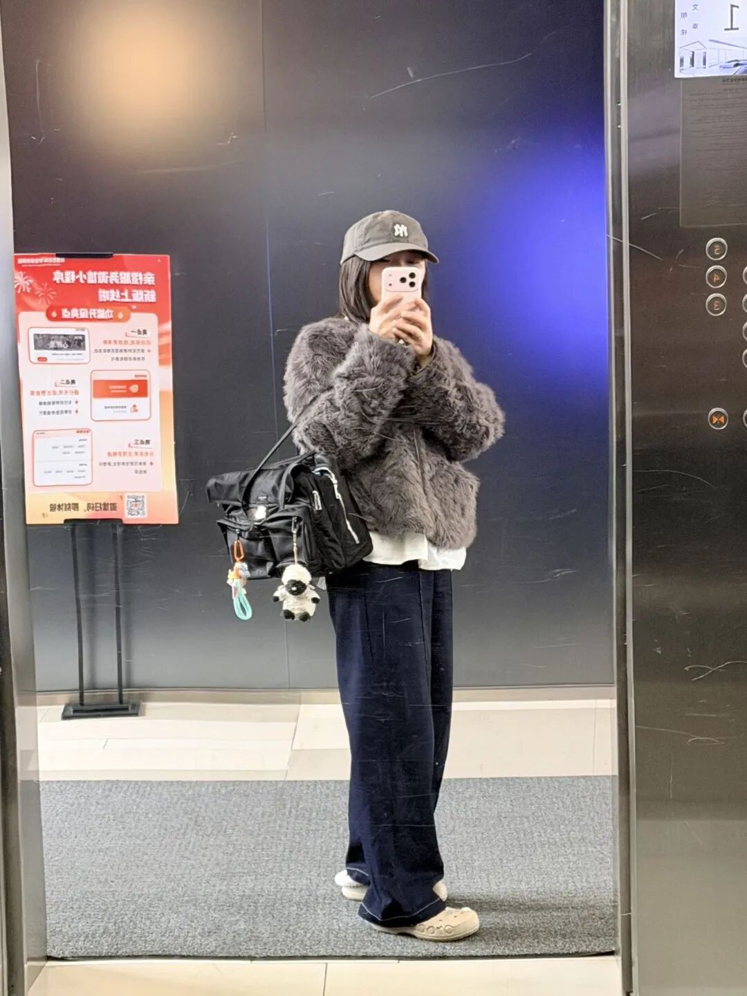 电梯自拍示意图