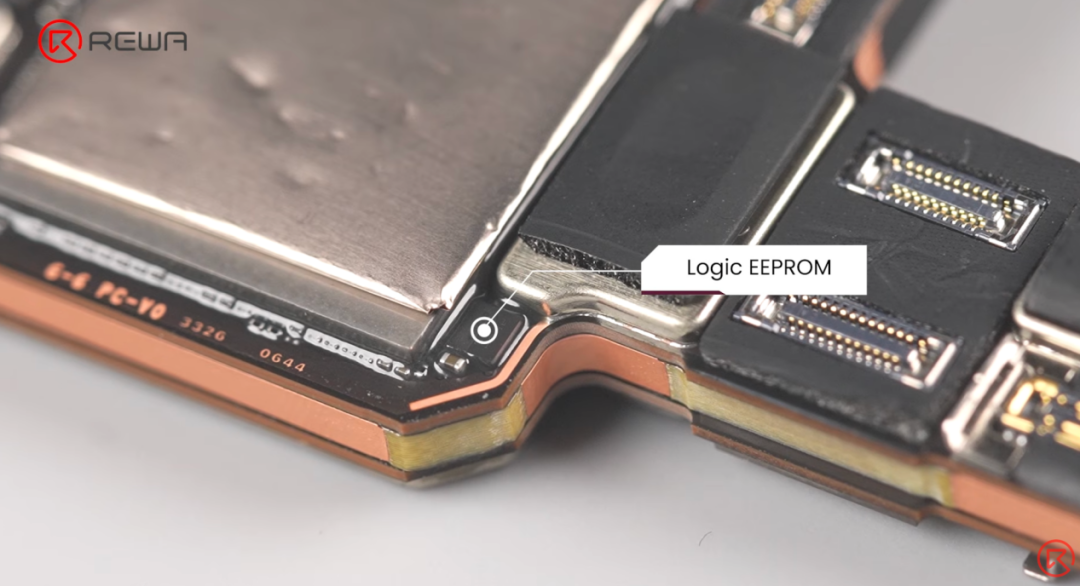 iPhone 18 Pro 主板 Logic EEPROM 位置标注