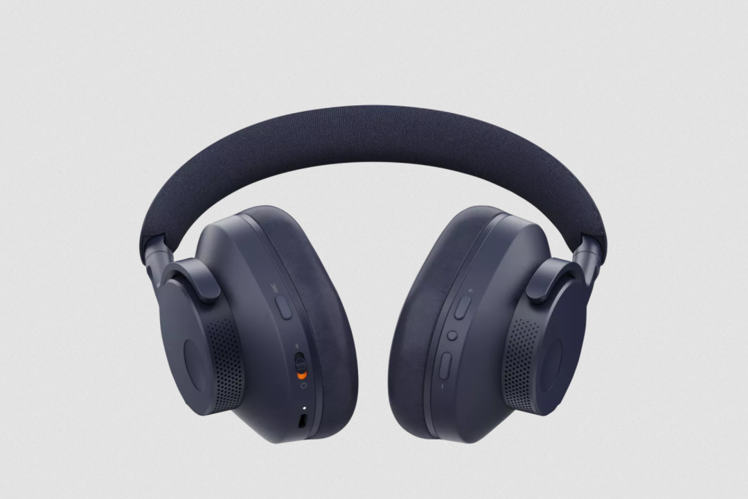 Melomania P100 SE 耳机操作接口特写