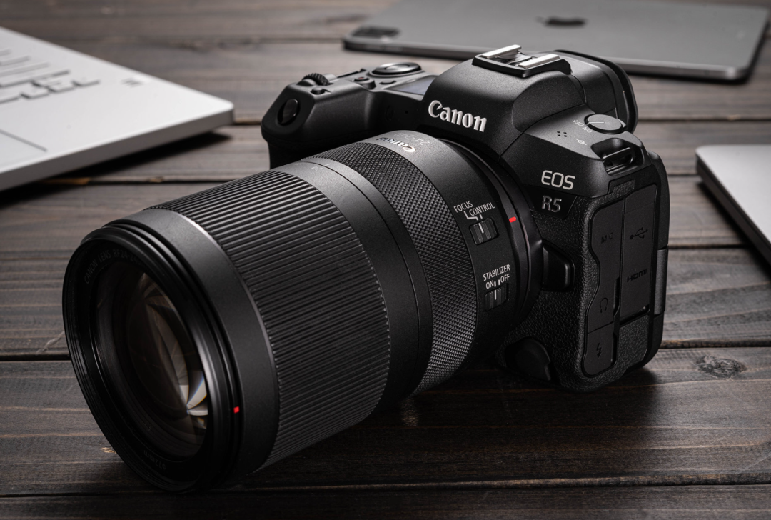 佳能EOS R5与工作环境