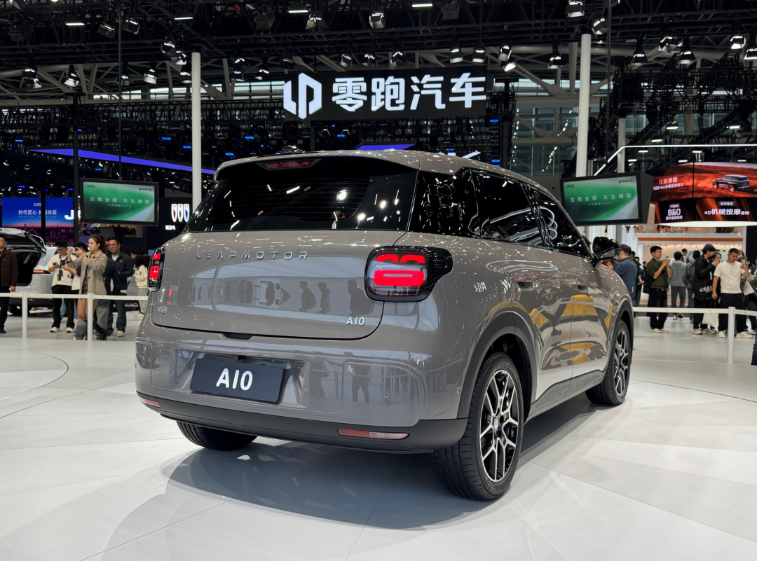 零跑A10车尾实拍