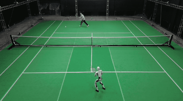 LATENT系统机器人打网球动图