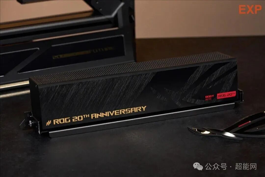 ROG GR20 配件包装盒与横流风机