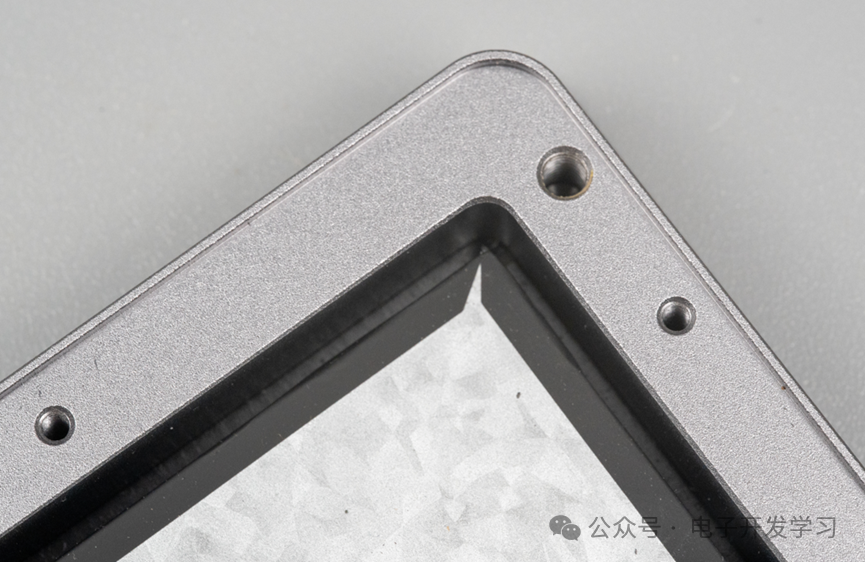 屏幕装配打胶细节