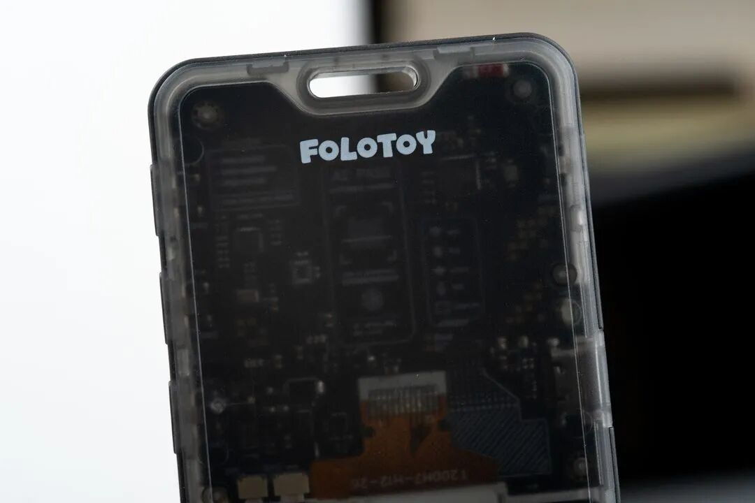 FOLOTOY 外壳品牌标识排线特写