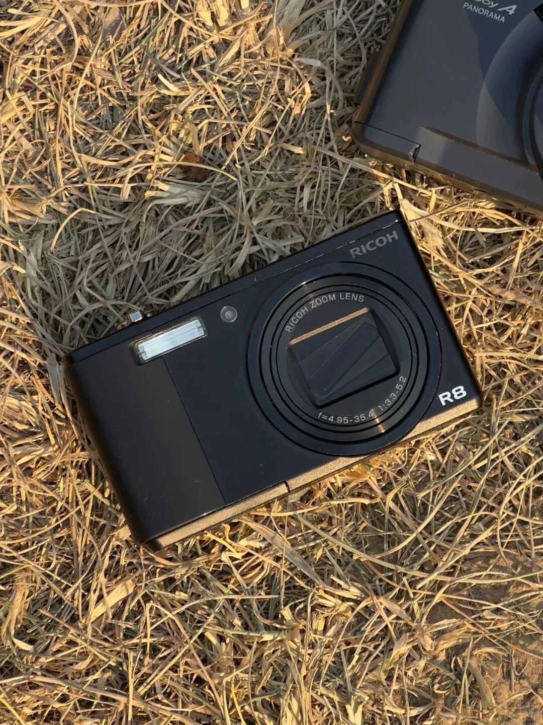 RICOH R8复古相机特写