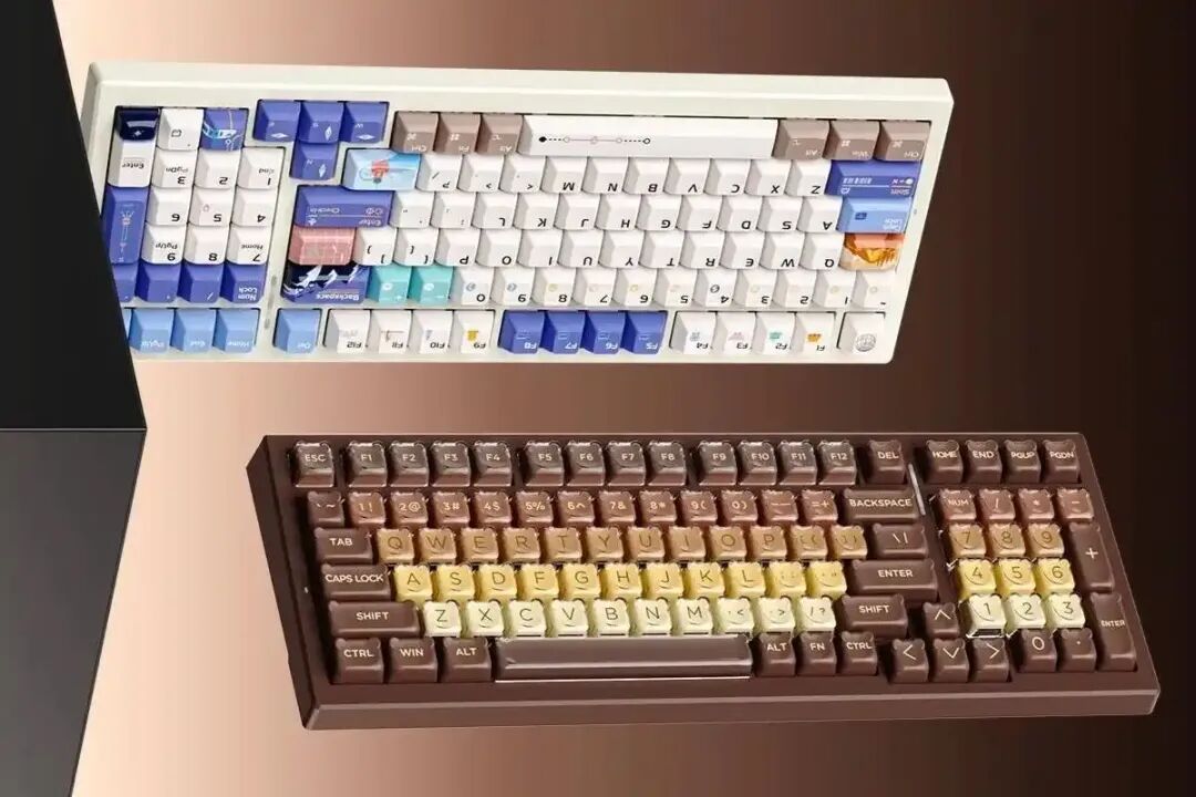 撞色设计双机械键盘展示图