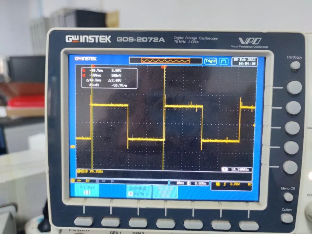 示波器显示方波形