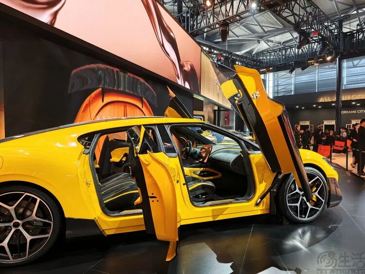 追觅智能跑车展示