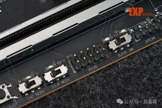 主板板载功能按键与开关