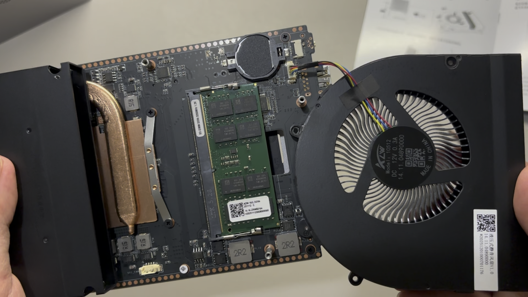 显卡内部电路板