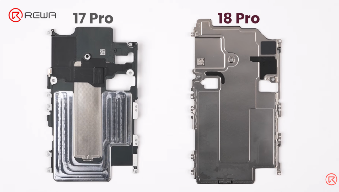 iPhone 17 Pro 与 iPhone 18 Pro 后盖内侧金属散热结构对比