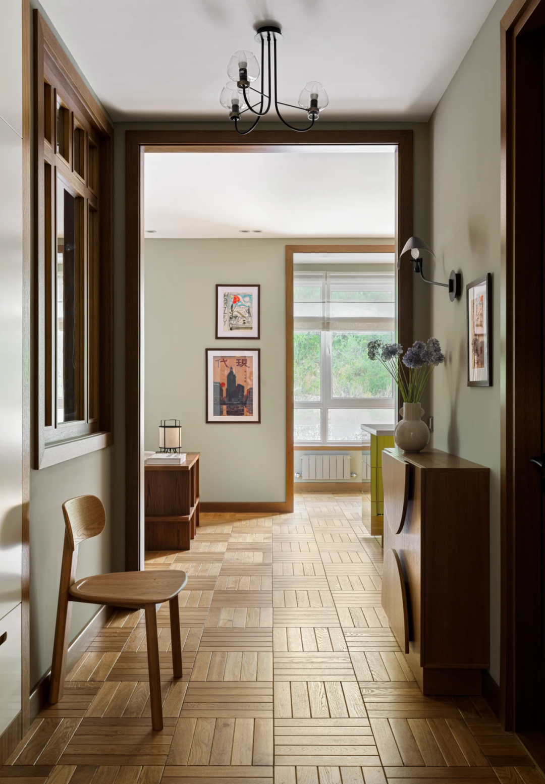 日式风格走廊与木质拼花地板