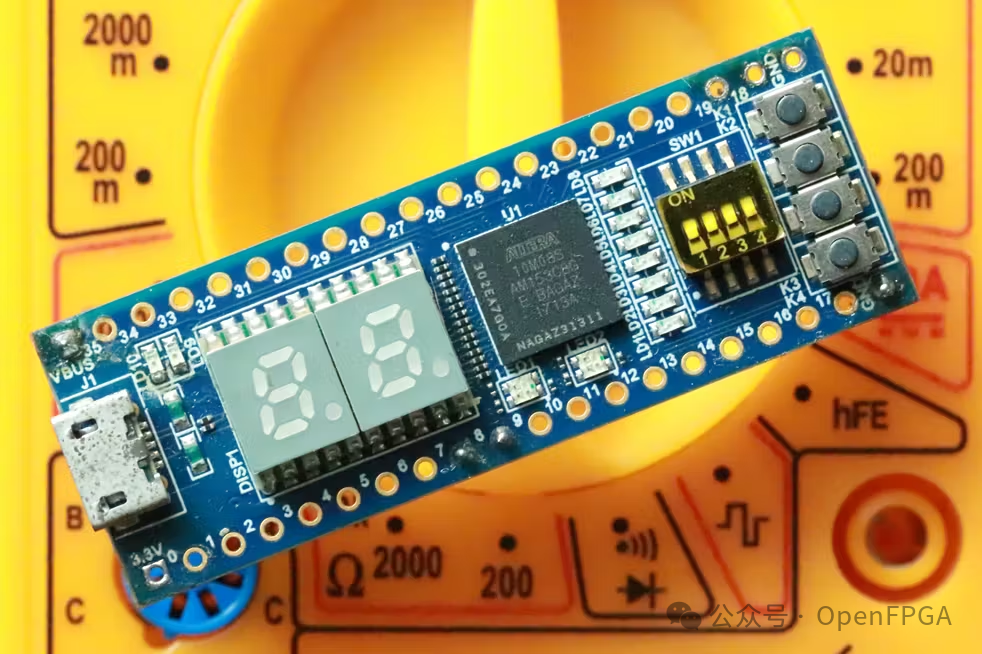 开发板与万用表对比展示
