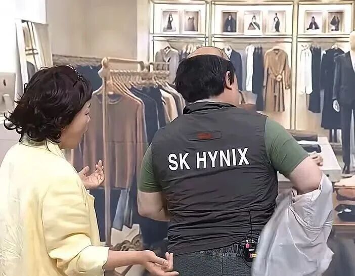 身着SK海力士工作服的员工出现在韩国恶搞节目中
