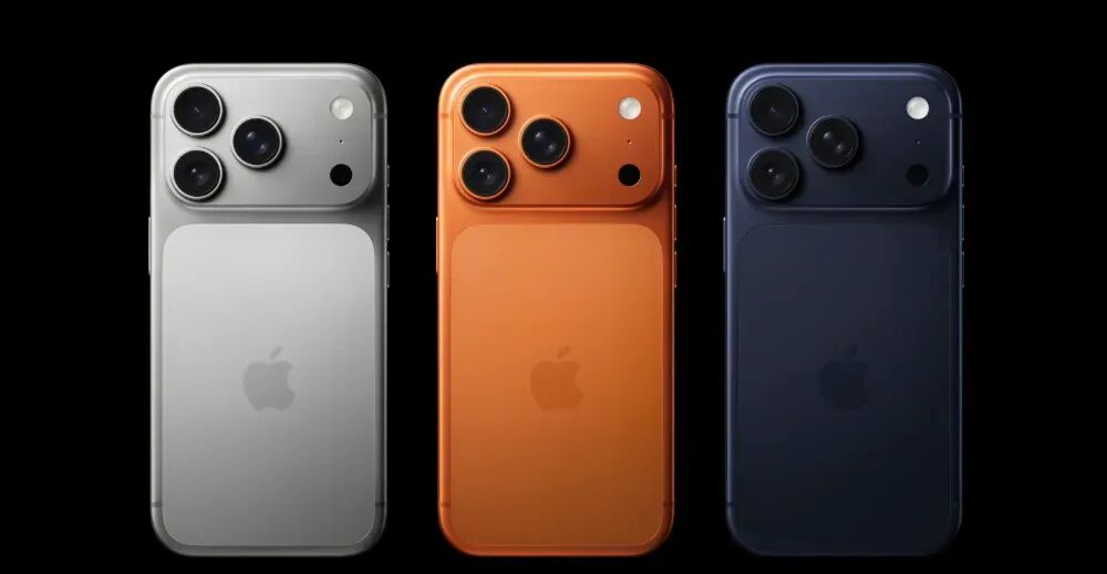 三款不同颜色的iPhone手机背面