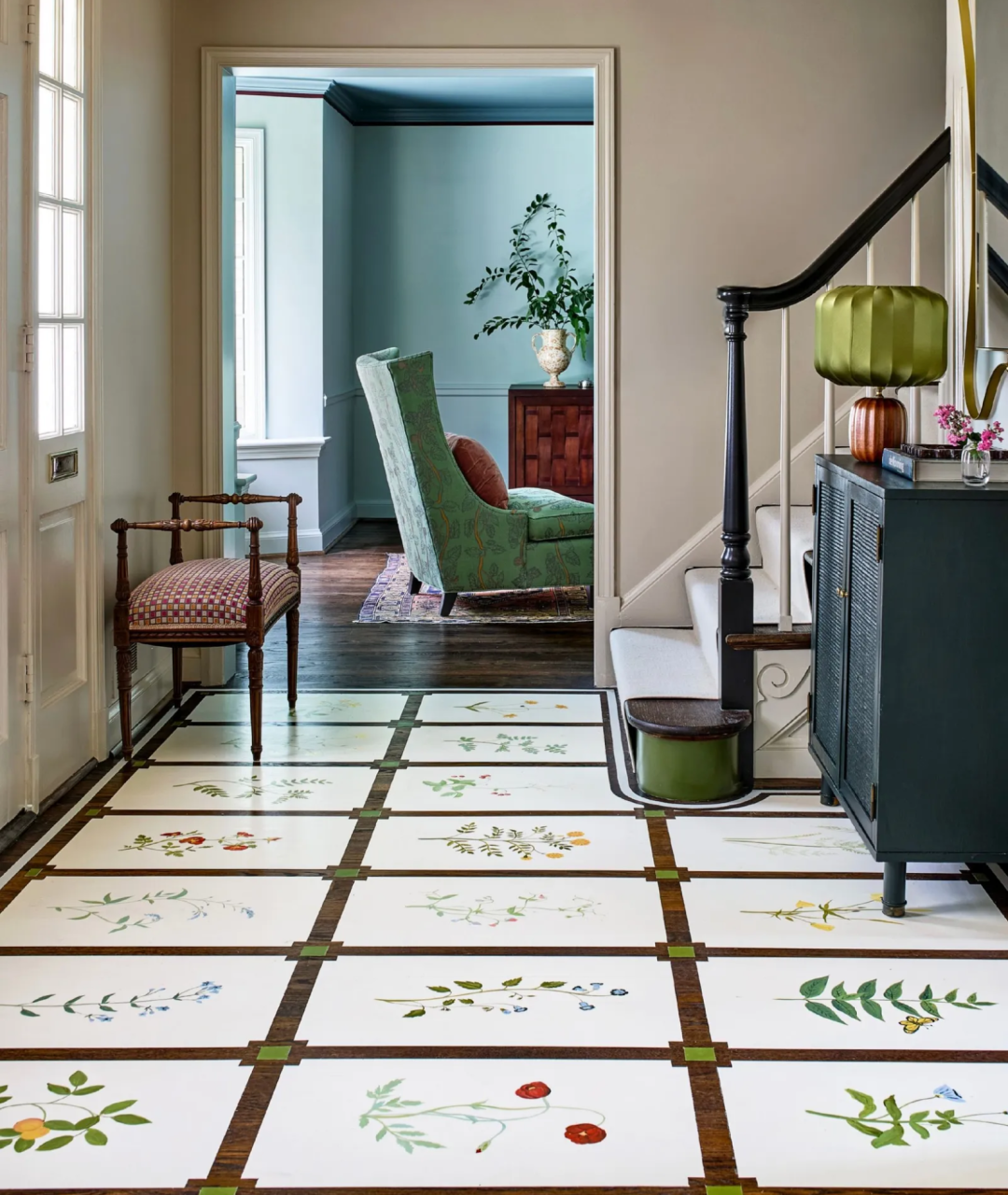 手绘植物图案地砖玄关