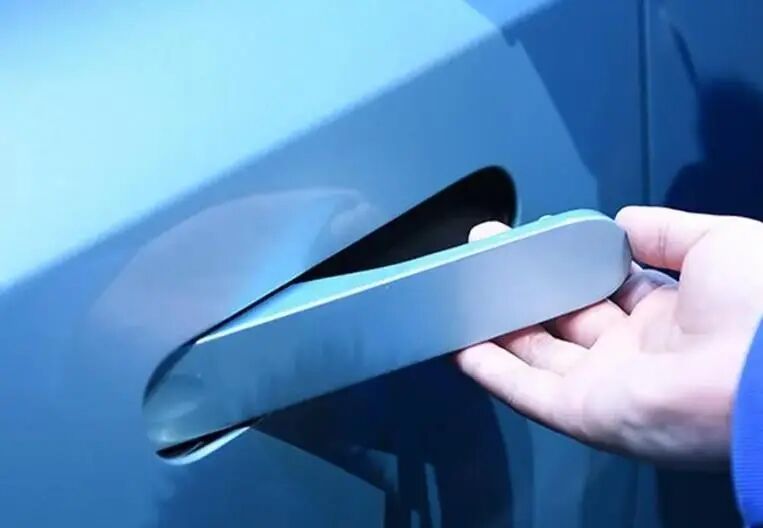 隐藏式门把手的特写