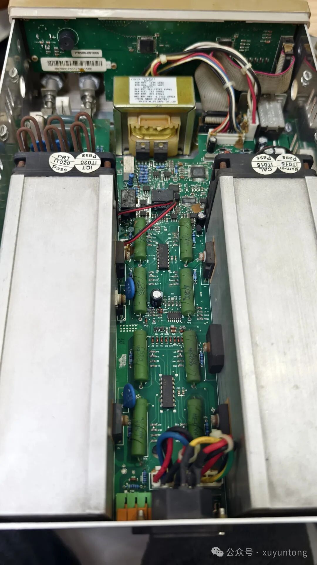 设备内部另一视角，显示TL084运放及测试标签