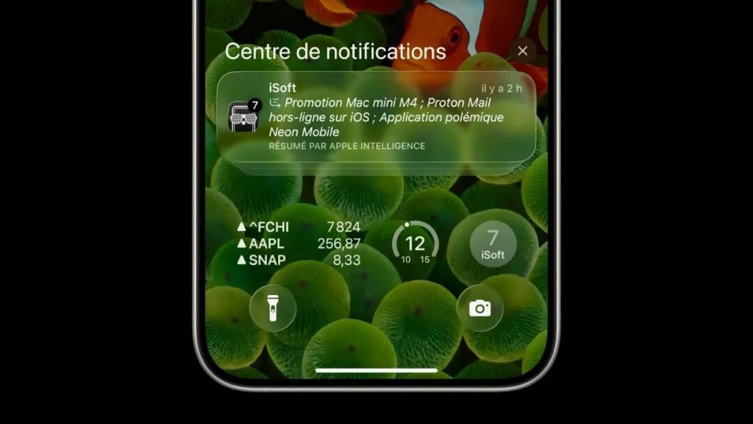 iOS 通知中心界面:Apple Intelligence 摘要与 iSoft 应用通知示例