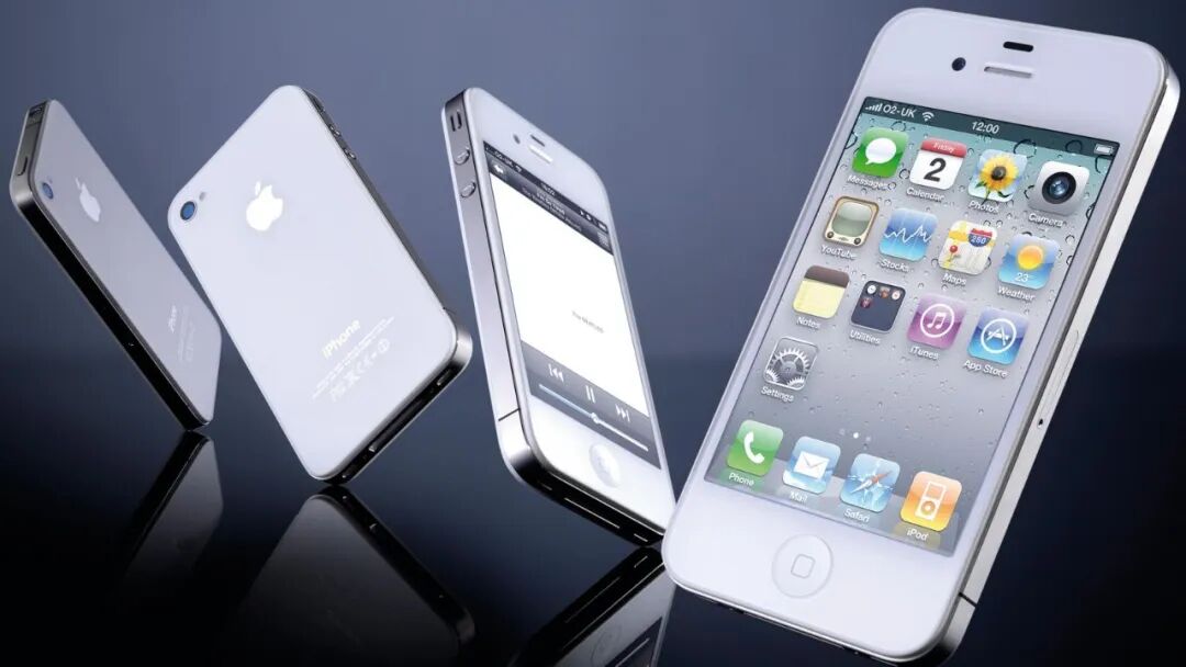 多台白色iPhone 4展示