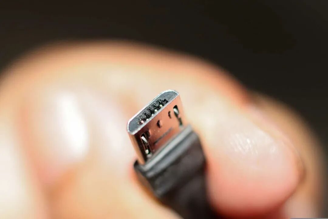 树莓派Micro-USB电源接口特写