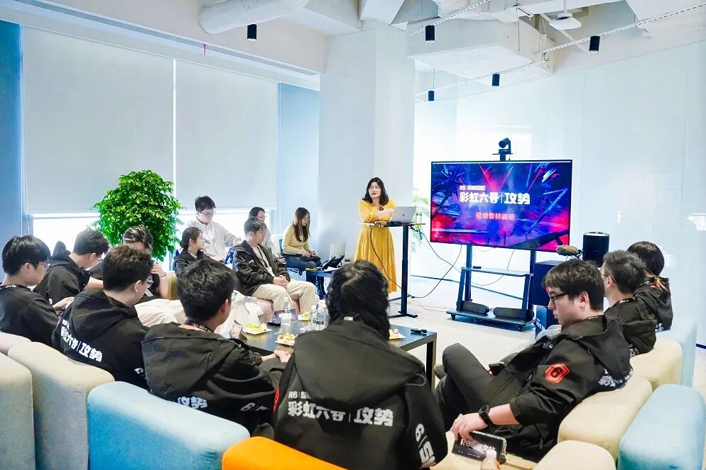 开发人员讲解“循序渐进训练营”